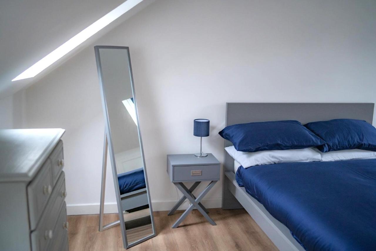 The Red House Modern Stylish Home From Home Walking Distance To Cardiff Bay And City Centre With Parking Bagian luar foto
