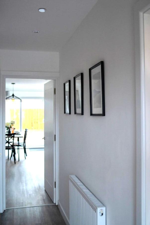 The Red House Modern Stylish Home From Home Walking Distance To Cardiff Bay And City Centre With Parking Bagian luar foto